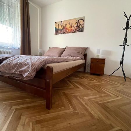 אולומוץ Apartman Jnj Velkomoravska מראה חיצוני תמונה