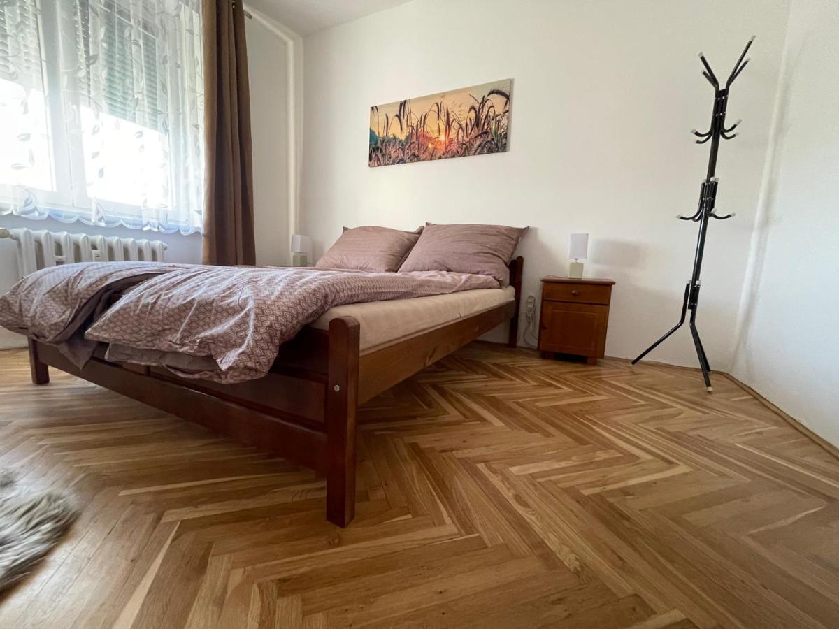 אולומוץ Apartman Jnj Velkomoravska מראה חיצוני תמונה