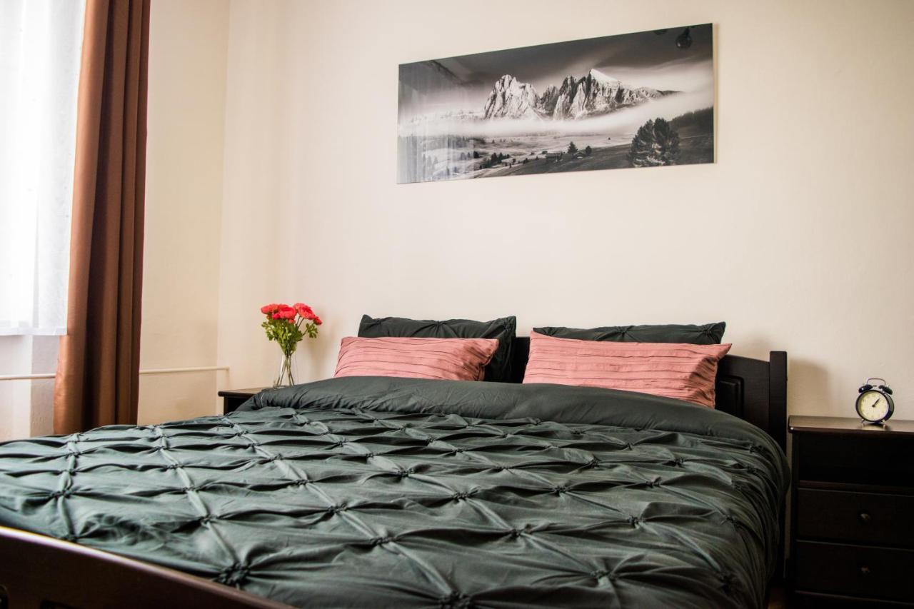 אולומוץ Apartman Jnj Velkomoravska מראה חיצוני תמונה