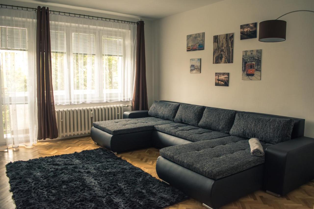 אולומוץ Apartman Jnj Velkomoravska מראה חיצוני תמונה