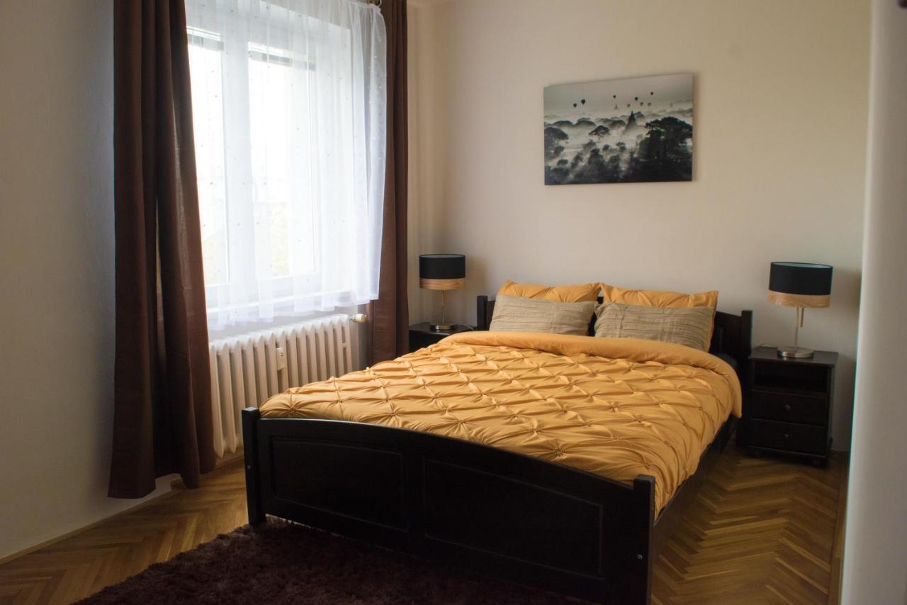אולומוץ Apartman Jnj Velkomoravska מראה חיצוני תמונה